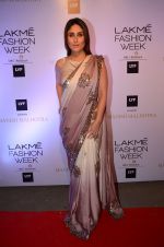 Kareena Kapoor at Manish malhotra lakme red carpet on 29th March 2016
